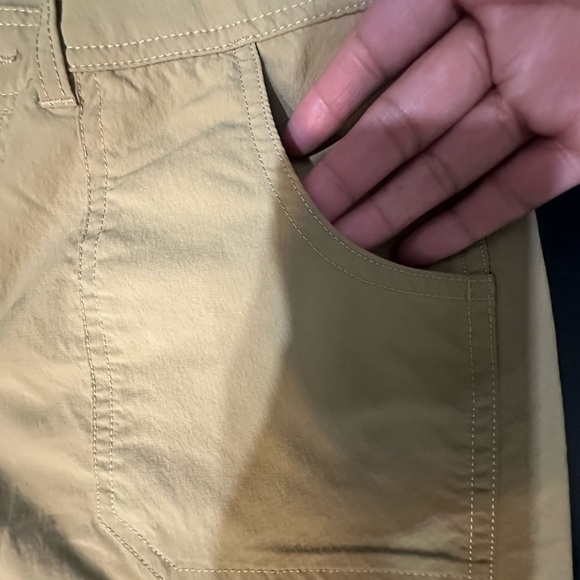 The North Face Women's Tan Cargo Shorts - Picture 10 of 14